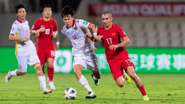 08:10阿根廷杯　拉普拉塔大学生1-0防御与正义09:00哥伦甲　麦德林独立2-1巴兰基利亚青年08:00NBA 奇才122-142鹈鹕08:00NBA 活塞111-129费城76人08:30NBA 热火115-104黄蜂08:30NBA 猛龙135-128老鹰09:00NBA 马刺199-122湖人09:00NBA 火箭117-104灰熊今日焦点战预告凌晨1.45，欧联杯：利物浦已经锁定小组第一，圣吉罗斯联还需拿分晋级，本场谁能笑到最后？凌晨1.45，欧联杯：雷恩只需一分即可确保小组第一，比利亚雷亚尔能否击败对手获得晋级名额？凌晨4点，欧联杯：西汉姆和弗赖堡同积12分，本场谁能取得小组第一位置？凌晨4点，欧联杯：布莱顿暂居小组第二，马赛能否以头名出线？事件下周一抽签！